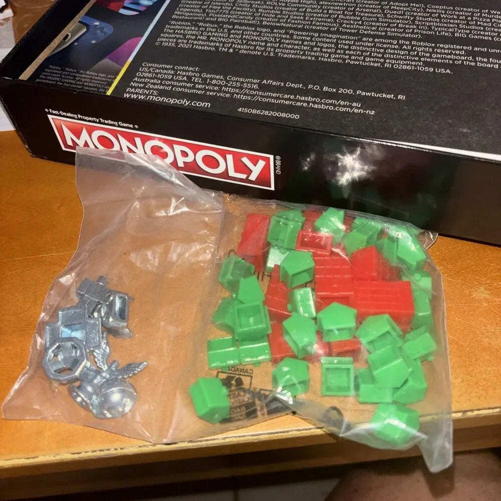 Monopoly  Roblox 2022 Edition. Brand New Basically. Missing Dice But Will Includ